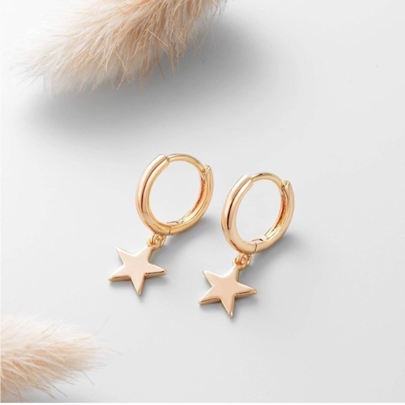 Gold 14k Gold Plated Star Hoop Earrings - Picture 1 of 3